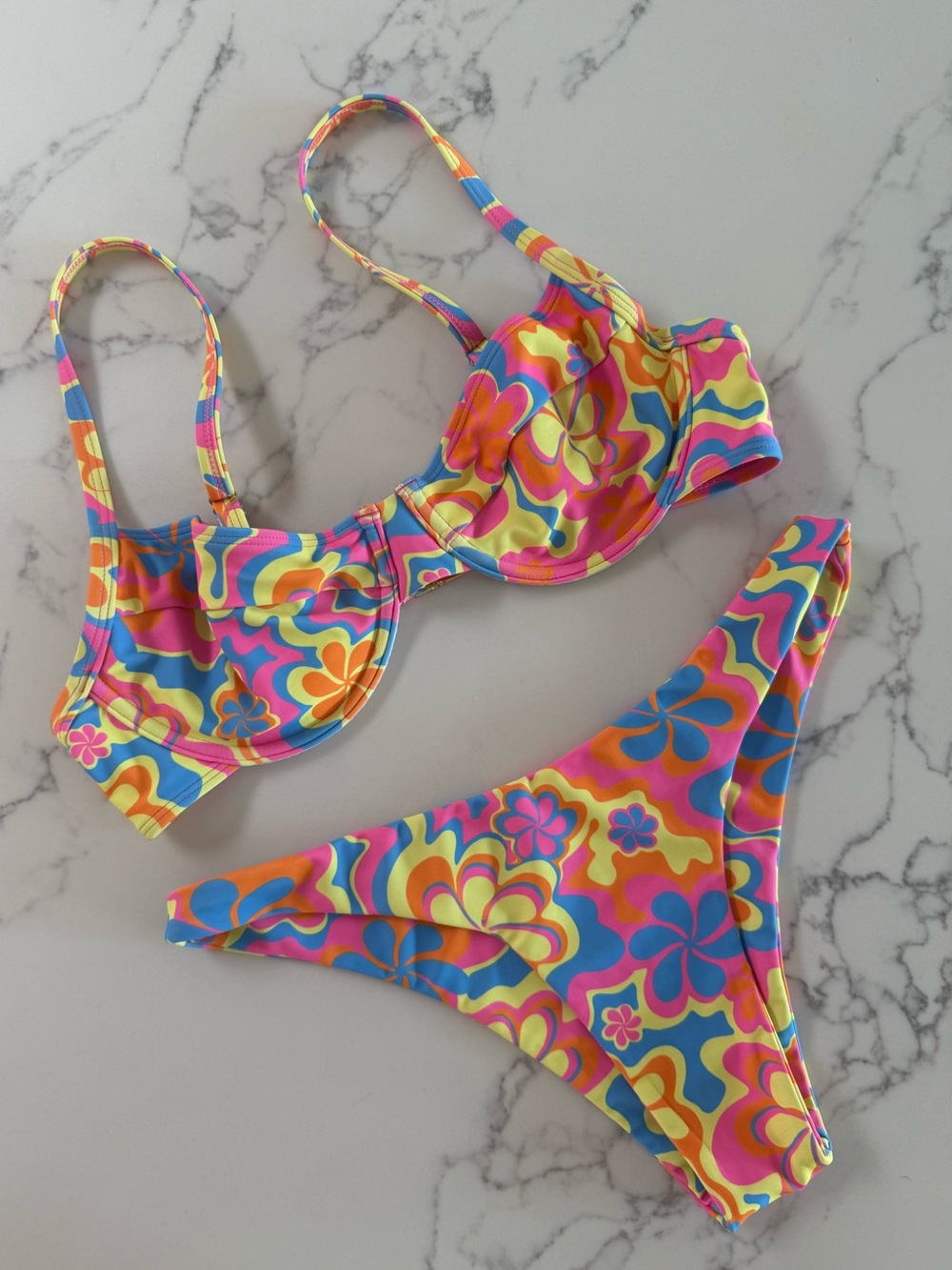 Kulani Kinis Underwire Top & Cheeky V Bottom Bikini SET - Lovey Dovey - Size M